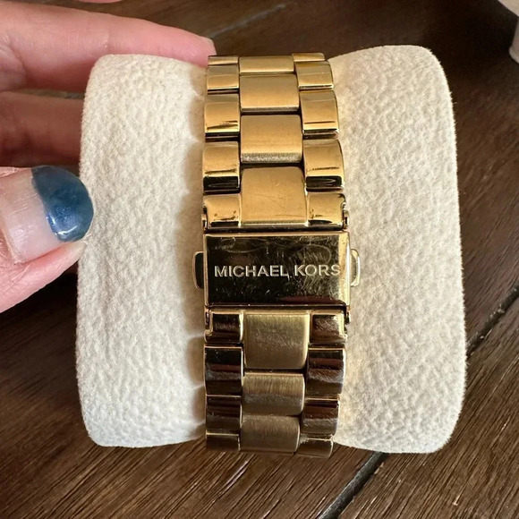 Michael Kors Slim runway watch - Picture 2 of 12